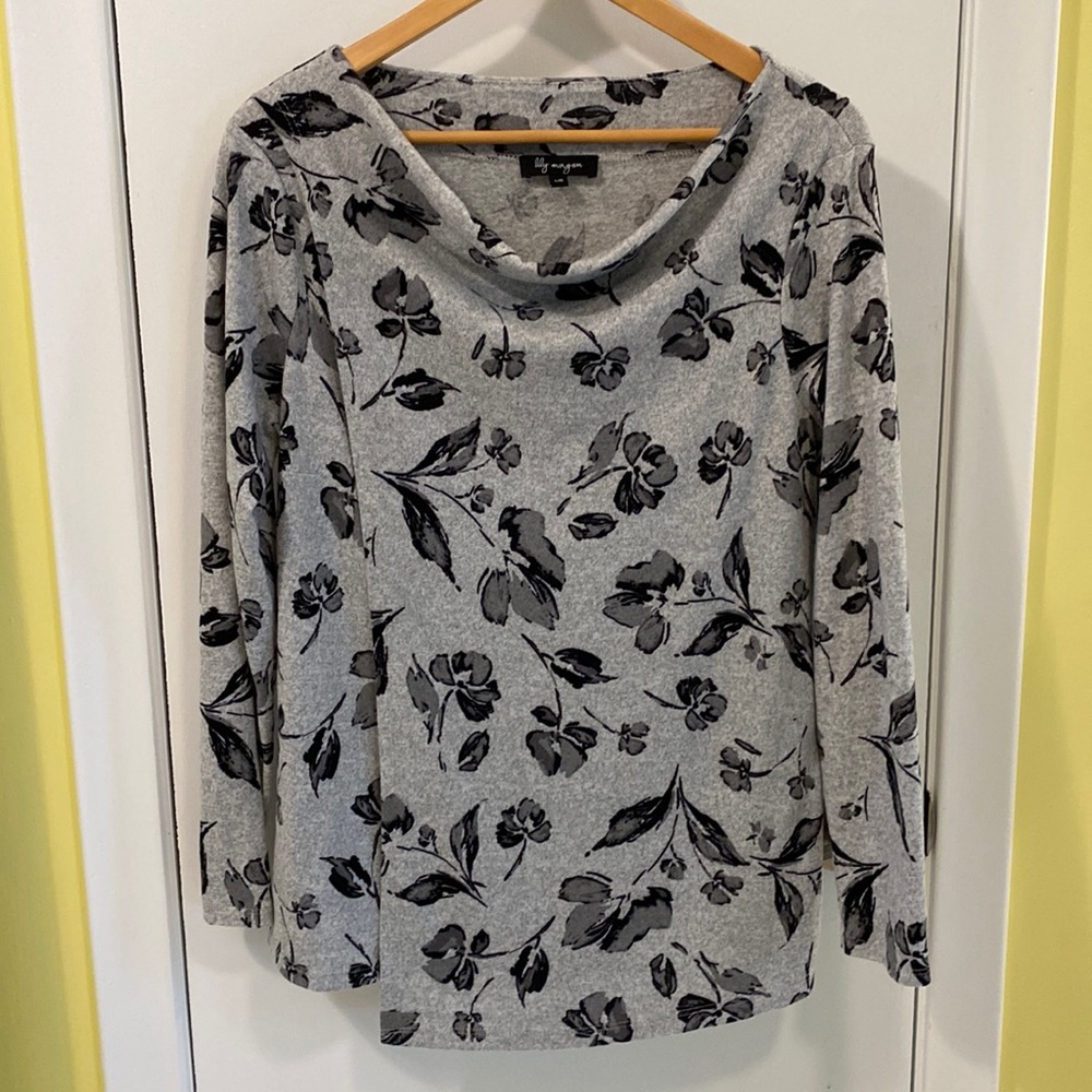 Lily Morgan Grey and Black Floral Print Top/Sweater (L)